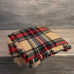Classic Traditional Plaid Lightweight Knit Wrap Scarf 60x60‎ Good Condition